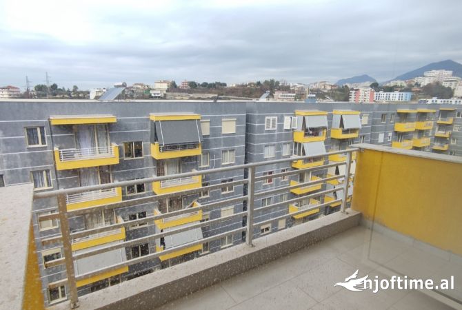 Shtepi ne shitje Apartament ne Tirane, 1+1, Mobilimi Bosh, pa mobiluar, Pagesa 85,000  Euro.