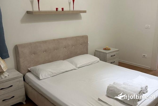 Shtepi me qera Apartament ne Tirane, 1+1, Mobilimi E mobiluar, Pagesa 50,000  Leke.