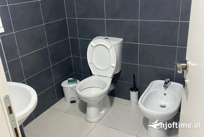 Shtepi me qera Apartament ne Tirane, 1+1, Mobilimi E mobiluar, Pagesa 50,000  Leke.