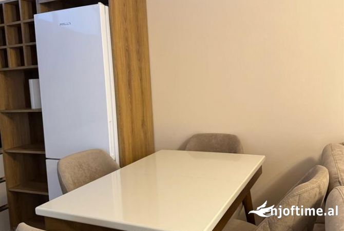 Shtepi me qera Apartament ne Tirane, 2+1, Mobilimi E mobiluar, Pagesa 700  Euro.