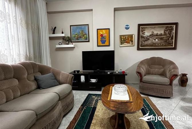 Shtepi me qera Apartament ne Tirane, 1+1, Mobilimi E mobiluar, Pagesa 45,000  Leke.