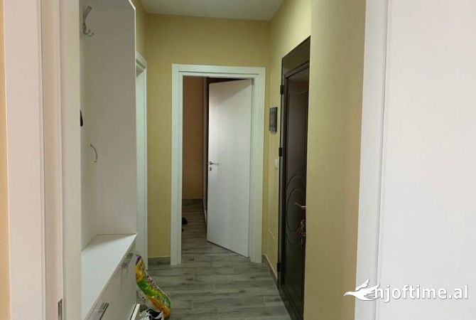 Shtepi me qera Apartament ne Tirane, 1+1, Mobilimi E mobiluar, Pagesa 520  Euro.