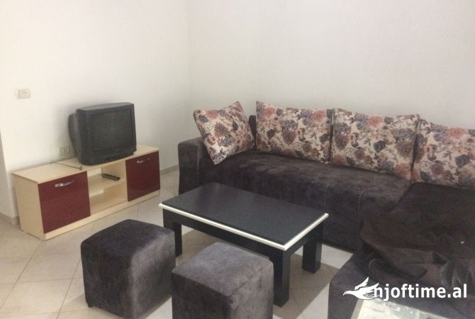 Shtepi me qera 1+1 ne Tirane - 430 Euro