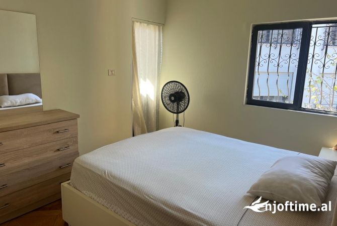 Shtepi me qera 1+1 ne Tirane - 40,000 Leke