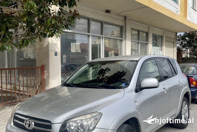 Makina ne shitje  ne Fier - 5,500 Euro