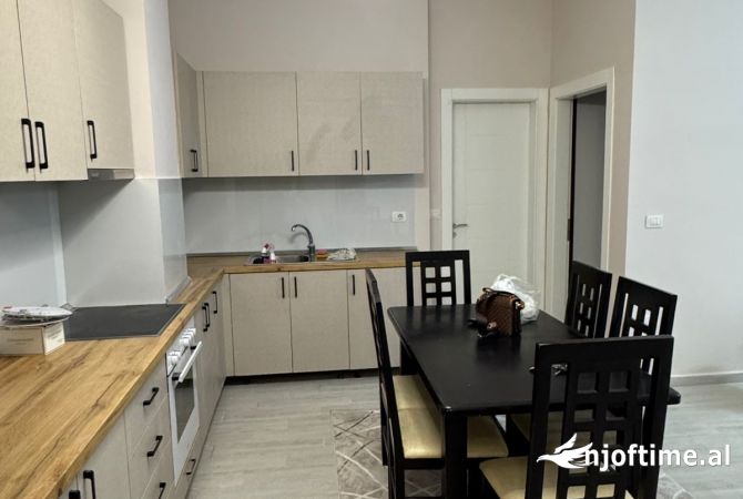 Shtepi me qera 1+1 ne Tirane - 45,000 Leke