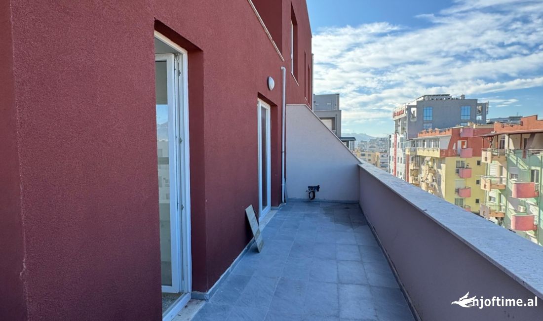 Shtepi ne shitje Apartament ne Tirane, 2+1, Mobilimi Bosh, pa mobiluar, Pagesa 160,950  Euro.