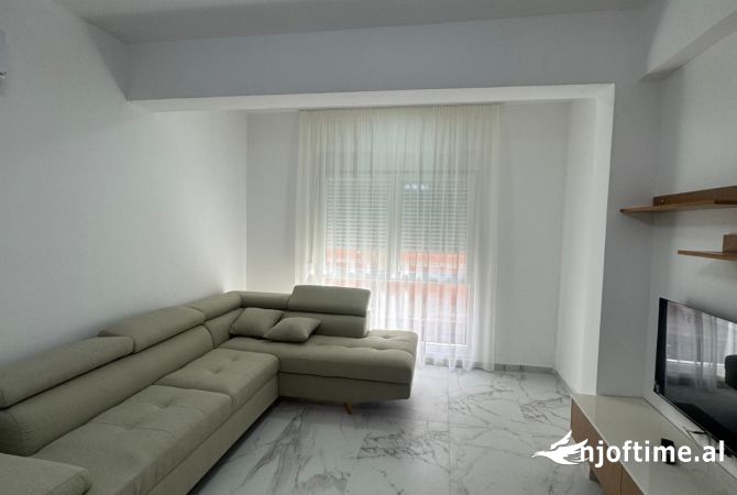 Shtepi me qera 1+1 ne Tirane - 450 Euro