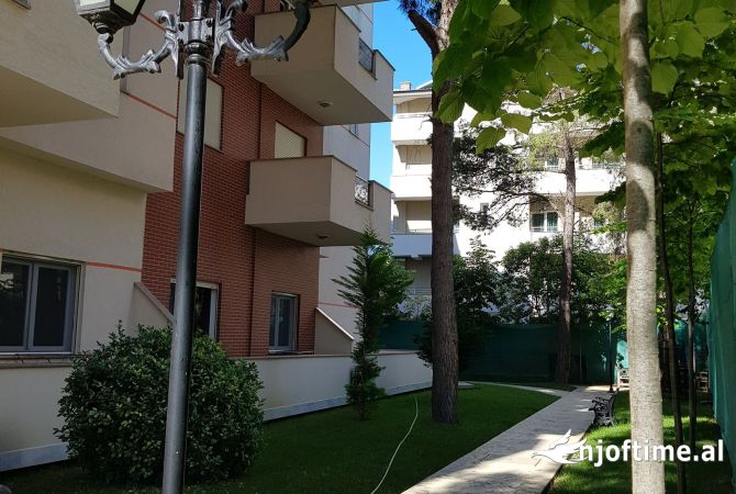 Shtepi ne shitje Apartament ne Durres, 1+1, Mobilimi E mobiluar, Pagesa 173,000  Euro.