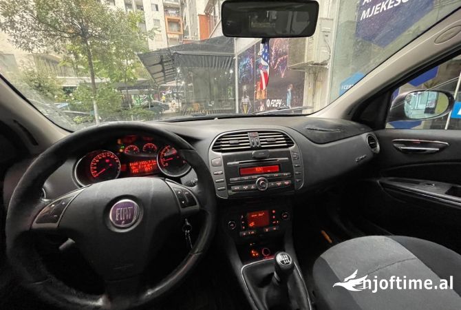 Makina ne shitje ne Tirane - 31,500 Euro