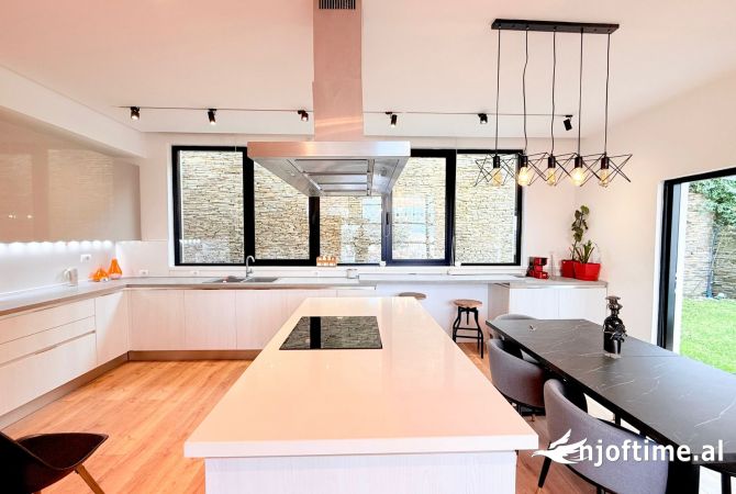 Luxury villas for rent in Tirana 4+1, Furnished