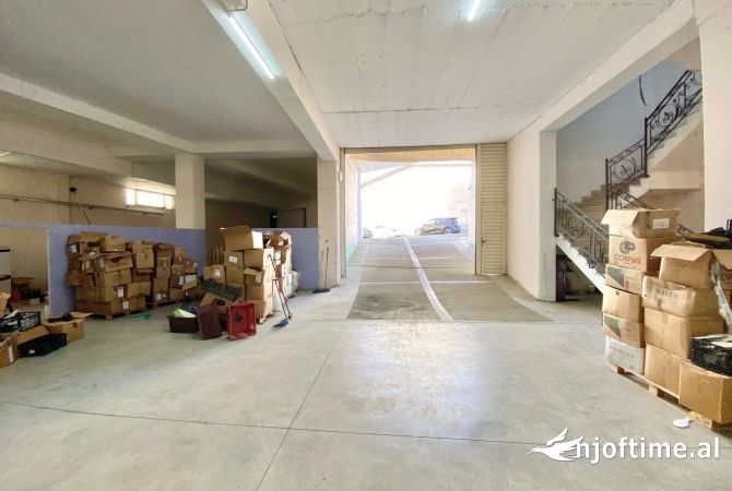 Ambient biznesi me qera 4+1 ne Tirane - 4,000 Euro