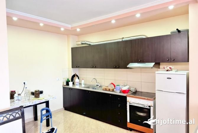 Shtepi me qera 2+1 ne Tirane - 450 Euro