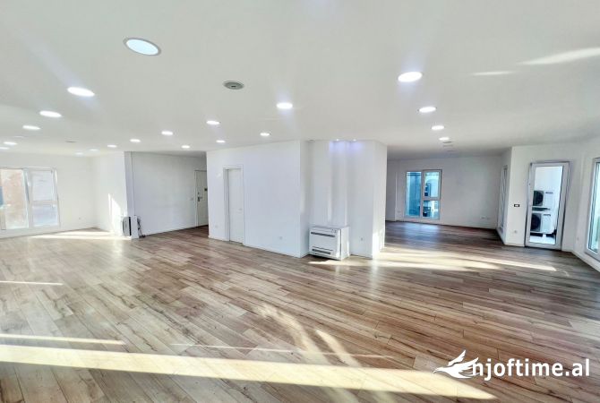 Ambient biznesi me qera 1+1 ne Tirane - 2,300 Euro