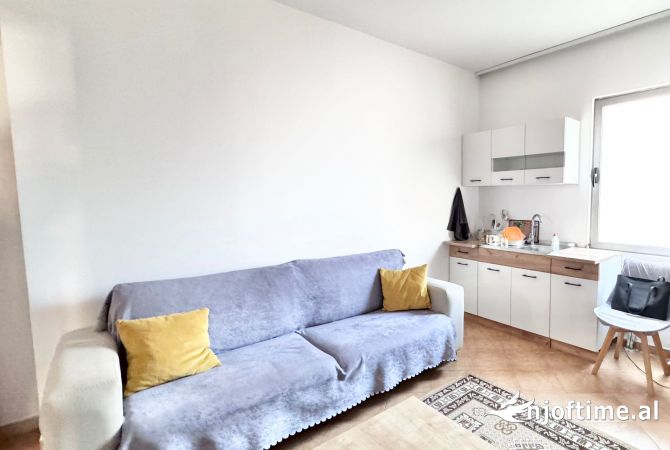 Shtepi ne shitje Apartament ne Tirane, 2+1, Mobilimi E mobiluar, Pagesa 153,000  Euro.