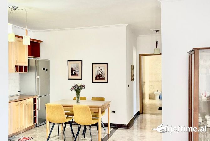 Shtepi me qera 2+1 ne Tirane - 800 Euro