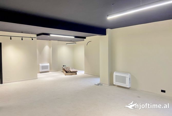 Ambient biznesi me qera 3+1 ne Tirane - 2,000 Euro