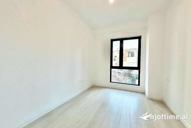 Ambient biznesi me qera 3+1 ne Tirane - 750 Euro