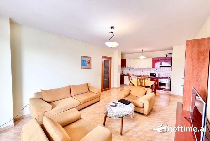 Shtepi me qera 2+1 ne Tirane - 750 Euro