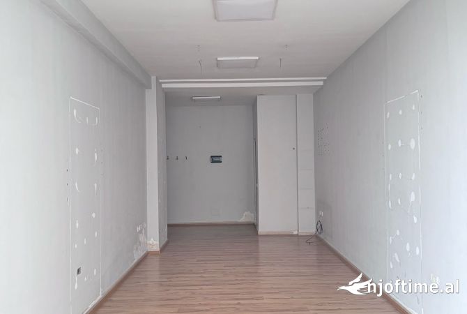 Ambient biznesi me qera 3+1 ne Tirane - 500 Euro