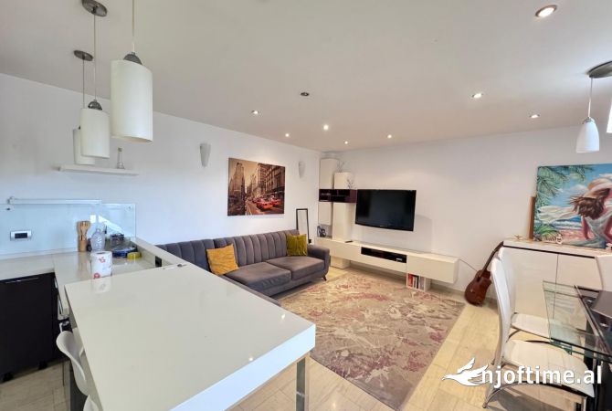 Shtepi me qera 2+1 ne Tirane - 800 Euro