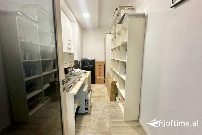 Shtepi me qera 2+1 ne Tirane - 1,200 Euro