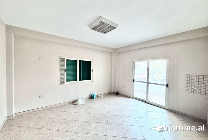 Shtepi me qera 3+1 ne Tirane - 1,000 Euro