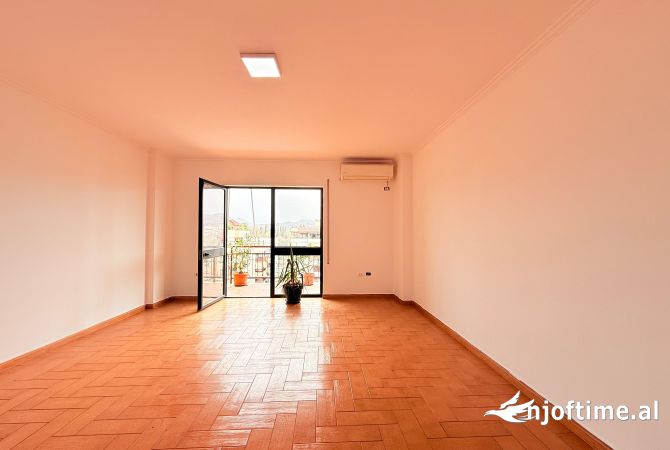 Shtepi me qera 3+1 ne Tirane - 2,000 Euro