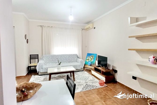 Shtepi me qera Apartament ne Tirane, 1+1, Mobilimi E mobiluar, Pagesa 350  Euro.