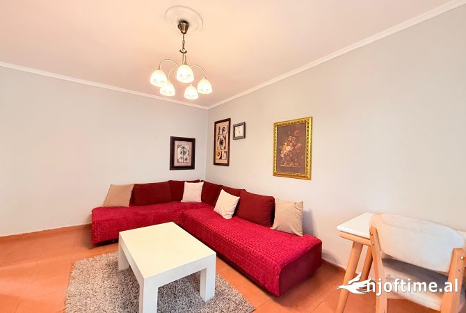 Shtepi me qera Apartament ne Tirane, 2+1, Mobilimi E mobiluar, Pagesa 500  Euro.