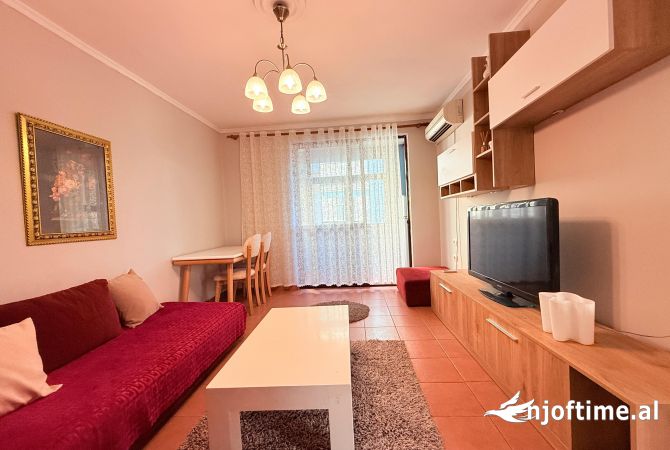 Shtepi me qera Apartament ne Tirane, 2+1, Mobilimi E mobiluar, Pagesa 500  Euro.