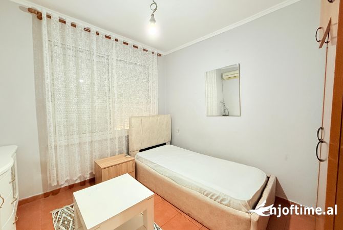 Shtepi me qera Apartament ne Tirane, 2+1, Mobilimi E mobiluar, Pagesa 500  Euro.