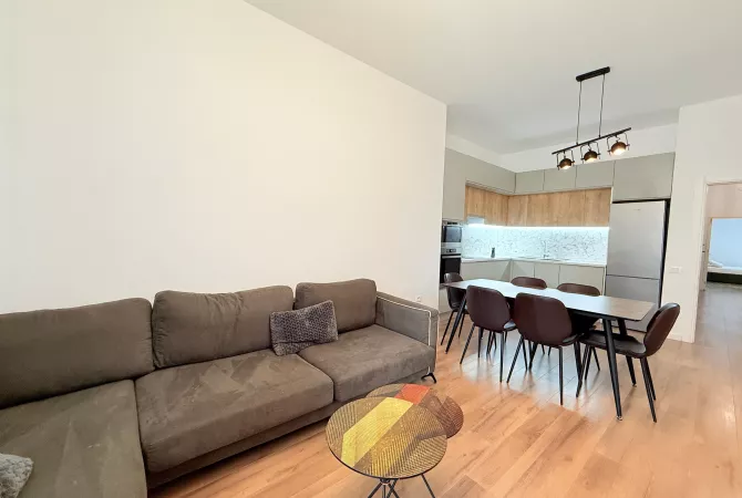 Shtepi me qera 2+1 ne Tirane - 1,000 Euro