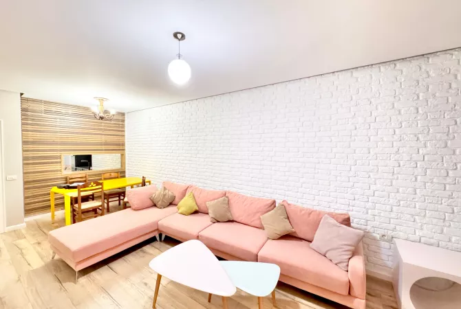 Shtepi me qera 2+1 ne Tirane - 550 Euro