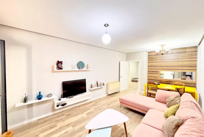 Shtepi me qera 2+1 ne Tirane - 550 Euro