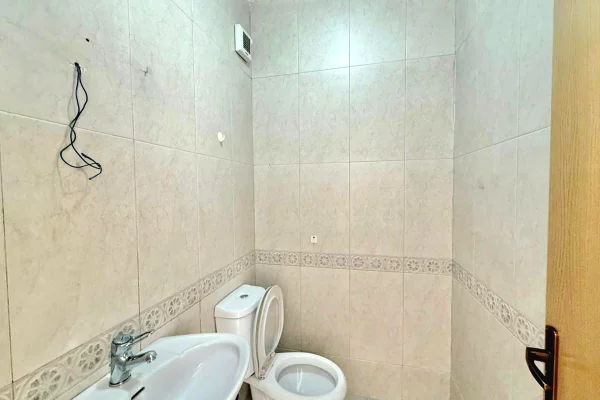 Shtepi ne shitje Apartament ne Tirane, 2+1, Mobilimi Bosh, pa mobiluar, Pagesa 299,000  Euro.