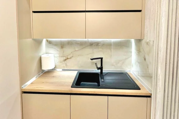 Shtepi me qera Apartament ne Tirane, 2+1, Mobilimi E mobiluar, Pagesa 1,000  Euro.