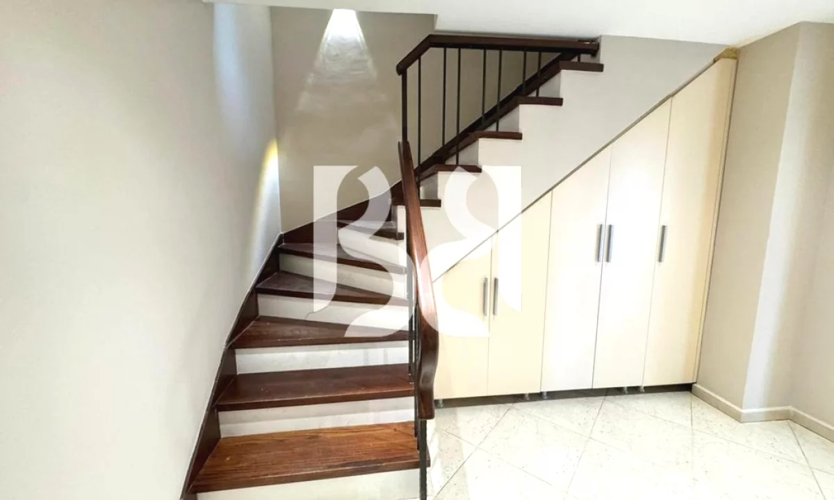 Shtepi me qera Vila Luksoze ne Tirane, 4+1, Mobilimi Pjeserisht e mobiluar, Pagesa 3,000  Euro.