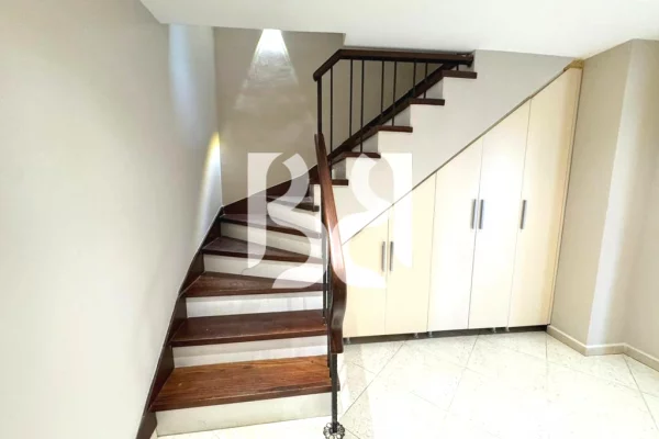 Shtepi me qera 4+1 ne Tirane - 3,000 Euro