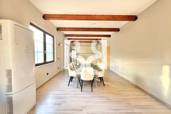 Shtepi me qera Vila Luksoze ne Tirane, 4+1, Mobilimi Pjeserisht e mobiluar, Pagesa 3,000  Euro.