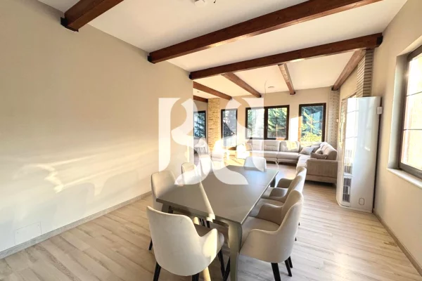 Shtepi me qera Vila Luksoze ne Tirane, 4+1, Mobilimi Pjeserisht e mobiluar, Pagesa 3,000  Euro.