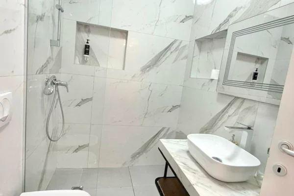 Shtepi me qera Apartament ne Tirane, 1+1, Mobilimi E mobiluar, Pagesa 850  Euro.