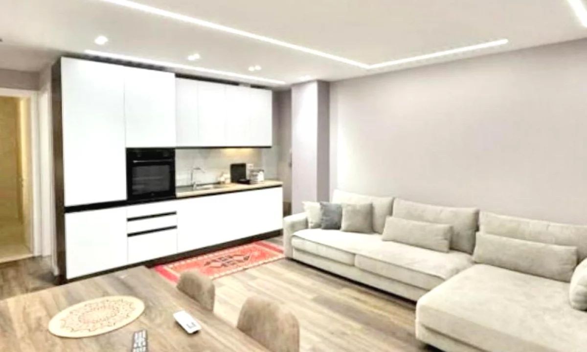 Shtepi me qera Apartament ne Tirane, 1+1, Mobilimi E mobiluar, Pagesa 700  Euro.