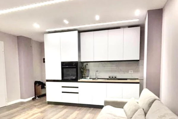 Shtepi me qera 1+1 ne Tirane - 700 Euro