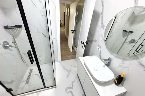 Shtepi me qera Apartament ne Tirane, 2+1, Mobilimi E mobiluar, Pagesa 1,000  Euro.