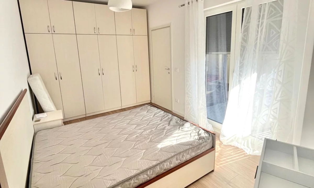 Shtepi me qera Apartament ne Tirane, 1+1, Mobilimi E mobiluar, Pagesa 60,000  Leke.
