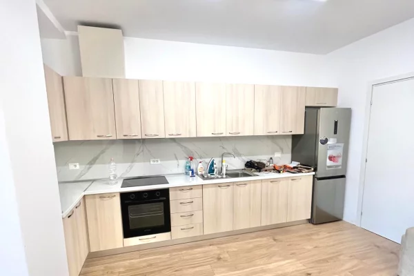 Shtepi me qera 1+1 ne Tirane - 60,000 Leke