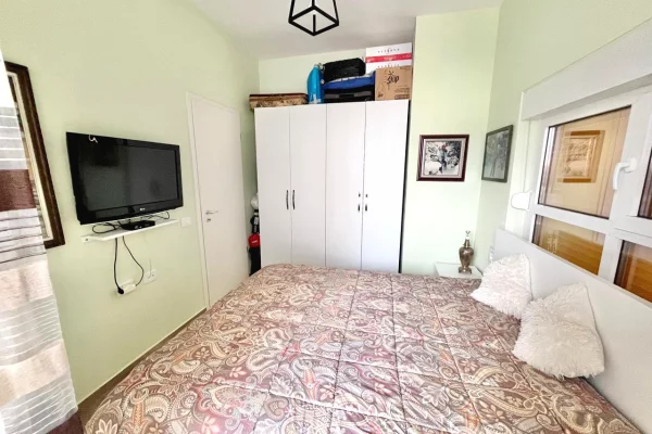 Shtepi ne shitje Apartament ne Tirane, 1+1, Mobilimi E mobiluar, Pagesa 117,500  Euro.