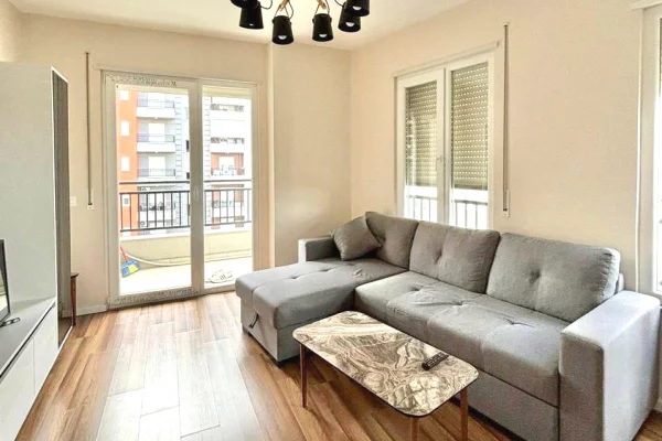 Shtepi me qera 2+1 ne Tirane - 52,000 Leke