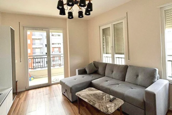 Shtepi me qera Apartament ne Tirane, 2+1, Mobilimi E mobiluar, Pagesa 52,000  Leke.